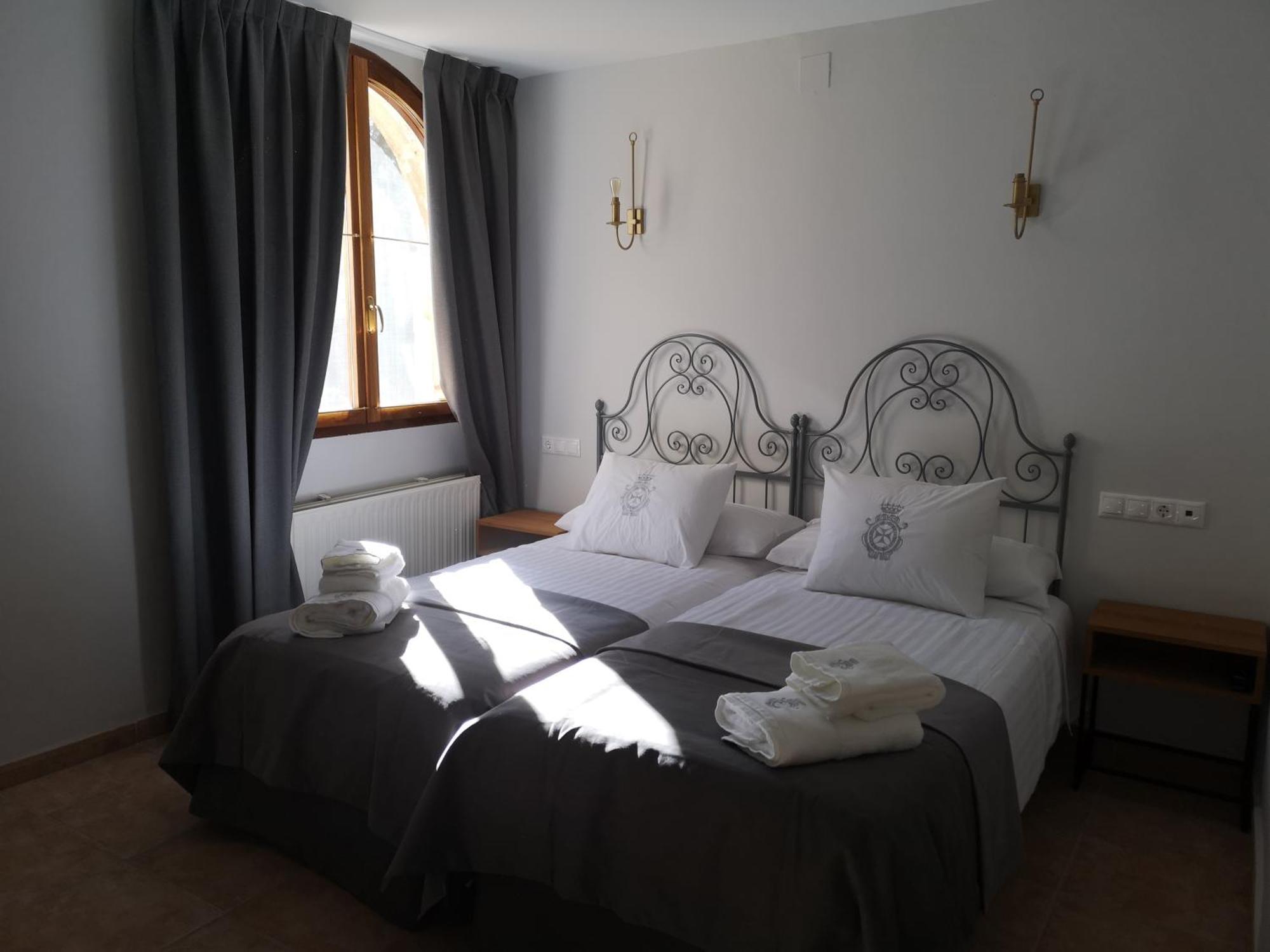 Hotel Monasterio De Tejeda Garaballa Bagian luar foto