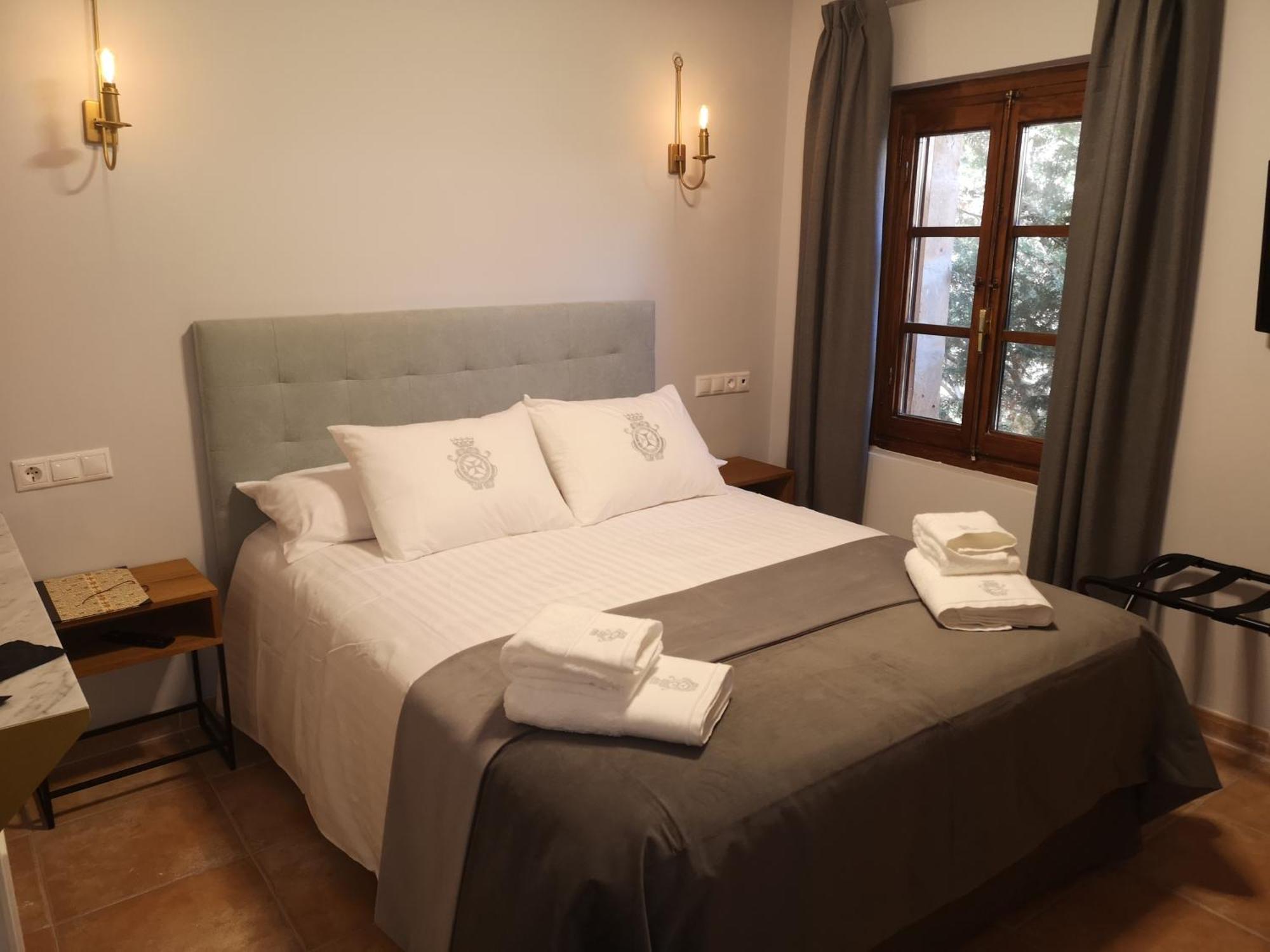 Hotel Monasterio De Tejeda Garaballa Bagian luar foto
