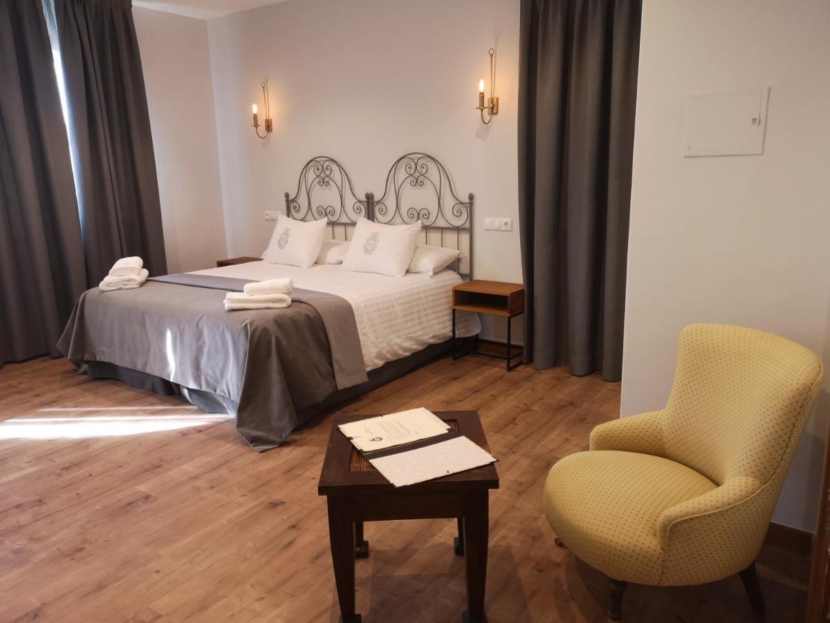 Hotel Monasterio De Tejeda Garaballa Bagian luar foto